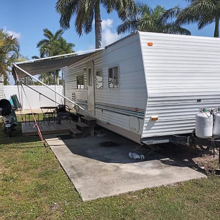 A Comfortable Place To Rest Or Play At Fort Myers Beach Rv Resort Exterior foto